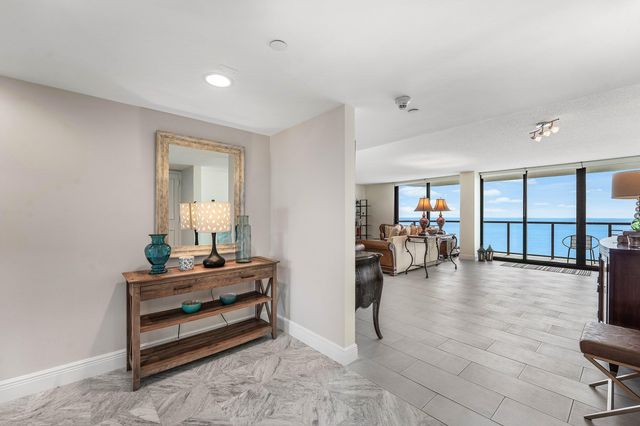 250 S OCEAN Boulevard 8F, Boca Raton, FL 33432
