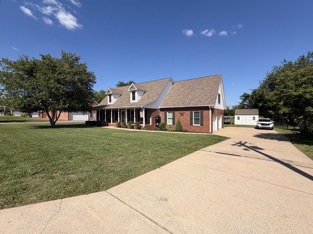 218 Autumn Glen Dr, Murfreesboro, TN 37129