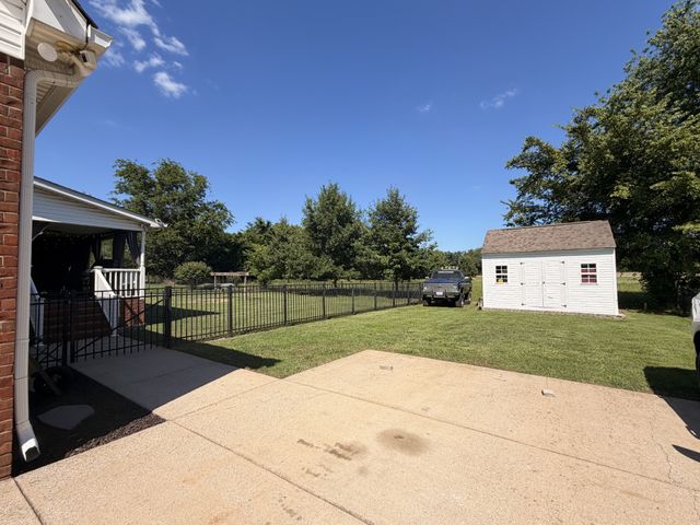 218 Autumn Glen Dr, Murfreesboro, TN 37129