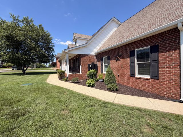 218 Autumn Glen Dr, Murfreesboro, TN 37129