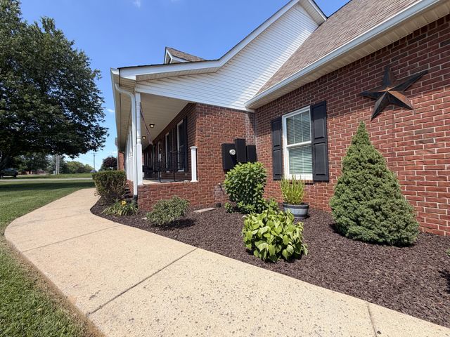 218 Autumn Glen Dr, Murfreesboro, TN 37129