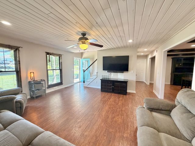 218 Autumn Glen Dr, Murfreesboro, TN 37129