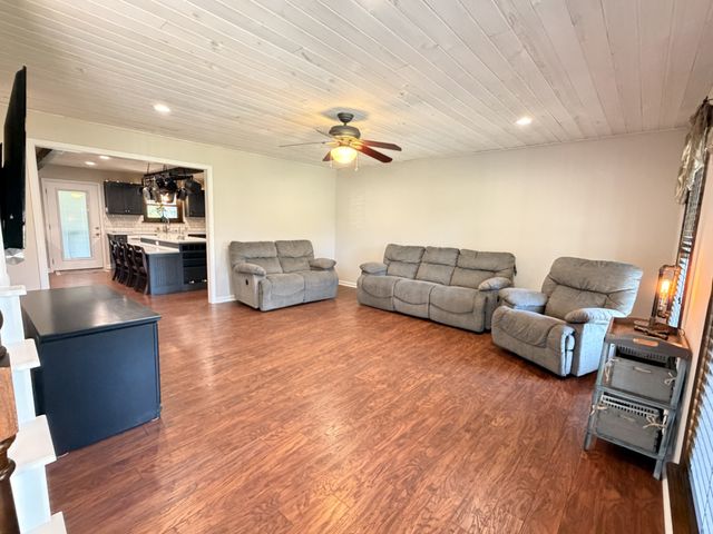 218 Autumn Glen Dr, Murfreesboro, TN 37129