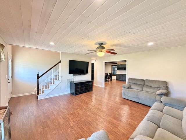 218 Autumn Glen Dr, Murfreesboro, TN 37129