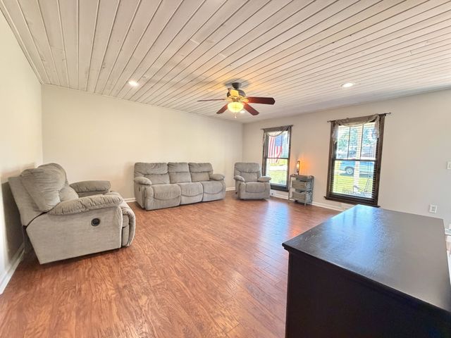 218 Autumn Glen Dr, Murfreesboro, TN 37129