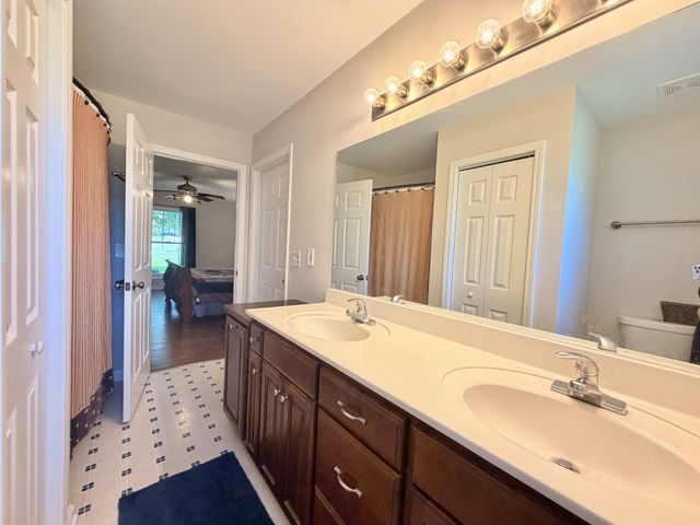 218 Autumn Glen Dr, Murfreesboro, TN 37129