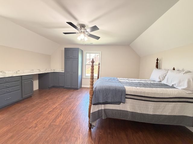 218 Autumn Glen Dr, Murfreesboro, TN 37129