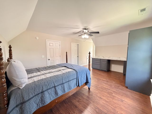 218 Autumn Glen Dr, Murfreesboro, TN 37129