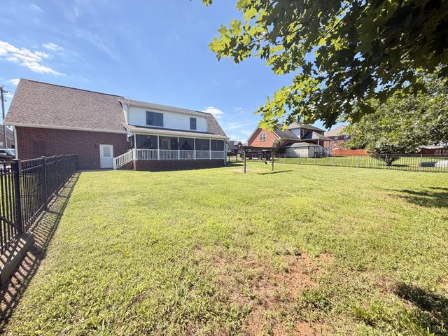 218 Autumn Glen Dr, Murfreesboro, TN 37129