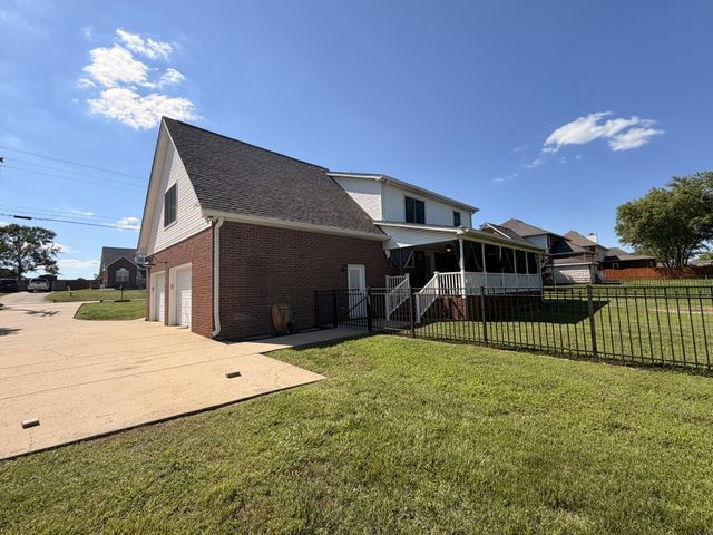 218 Autumn Glen Dr, Murfreesboro, TN 37129