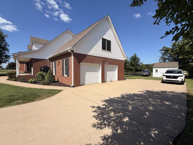 218 Autumn Glen Dr, Murfreesboro, TN 37129