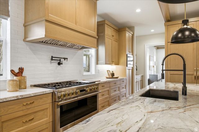 11412 S BINGHAM RIM RD, South Jordan, UT 84009