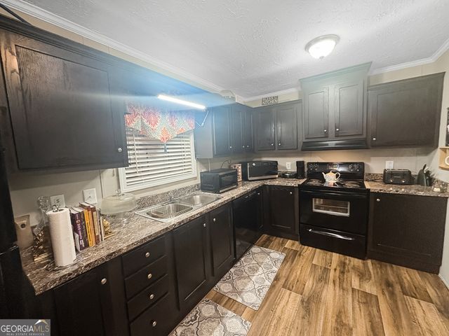 206 Elcona Drive, Fayetteville, GA 30214