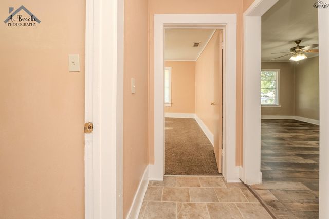 404 W WASHINGTON AVENUE, Iowa Park, TX 76367