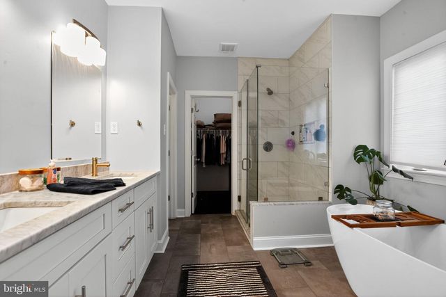 14 CLAYTON CT, Exton, PA 19341