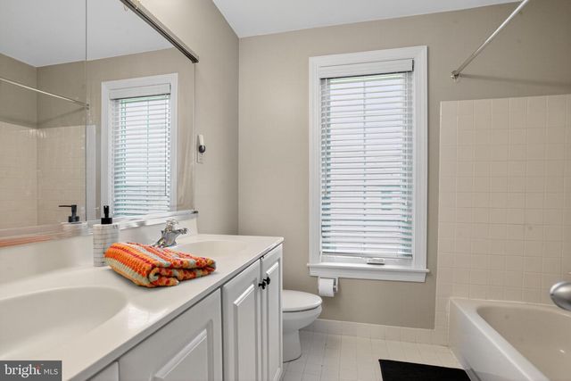 14 CLAYTON CT, Exton, PA 19341