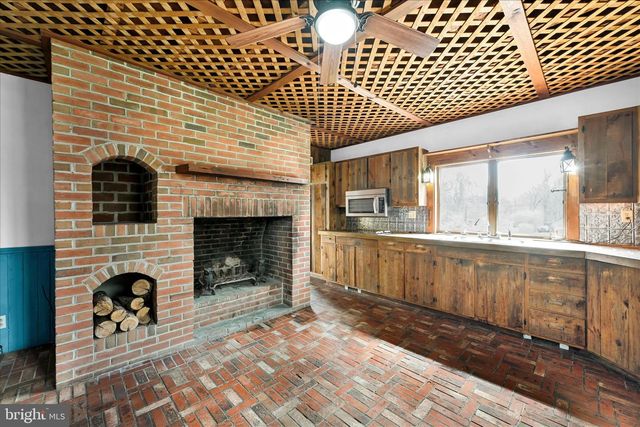 414 E MAIN, Annville, PA 17003