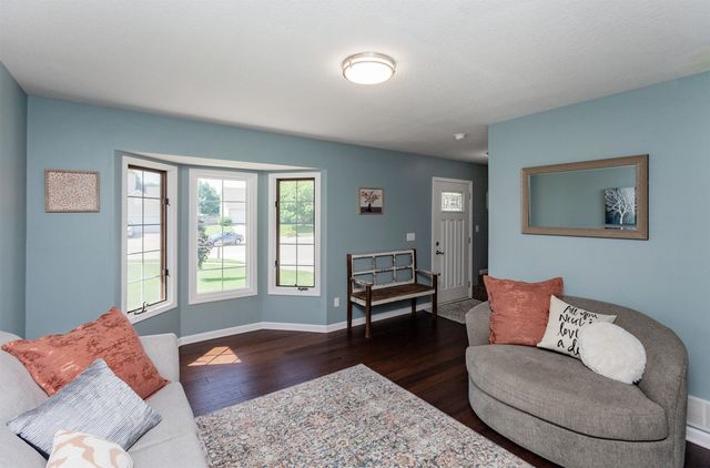 3914 NW Windbrooke Court, Ankeny, IA 50023