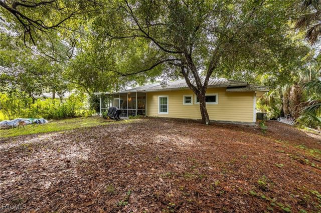 8004 Vega CT, Labelle, FL 33935