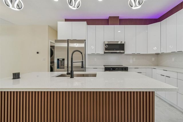 706 LEXINGTON BOULEVARD, Tampa, FL 33612