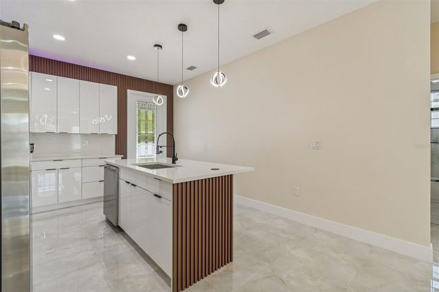 706 LEXINGTON BOULEVARD, Tampa, FL 33612