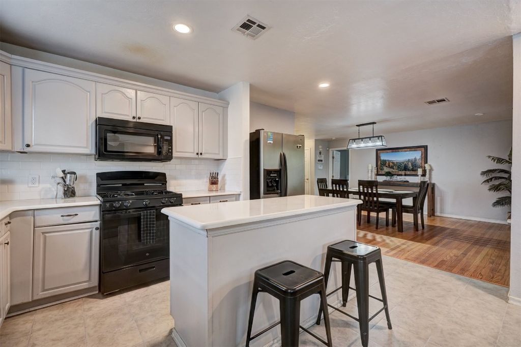 1701 Andover Court, The Village, OK 73120