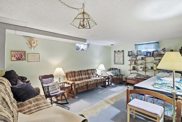 2714 Willow Avenue, Niagara Falls, NY 14305