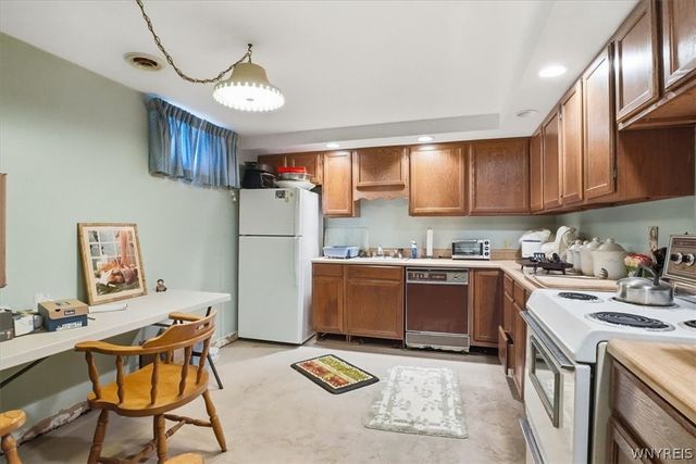 2714 Willow Avenue, Niagara Falls, NY 14305