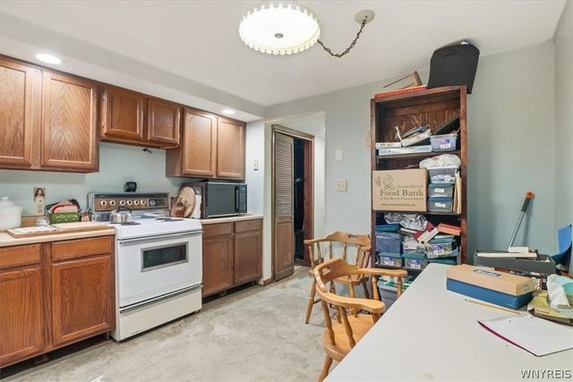 2714 Willow Avenue, Niagara Falls, NY 14305