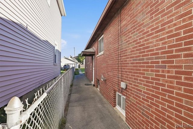 2714 Willow Avenue, Niagara Falls, NY 14305