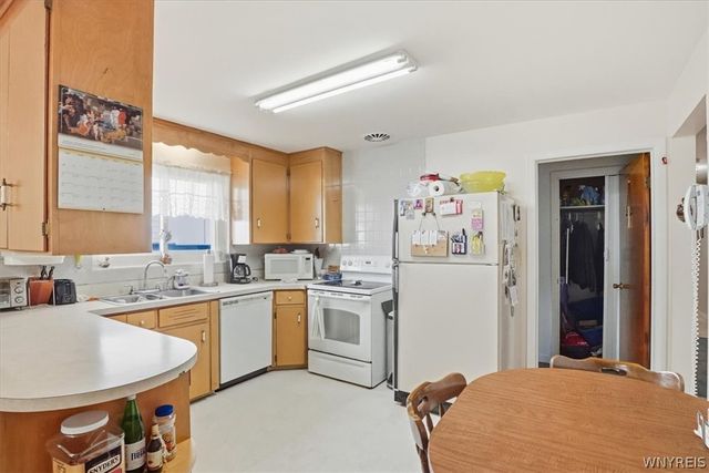 2714 Willow Avenue, Niagara Falls, NY 14305