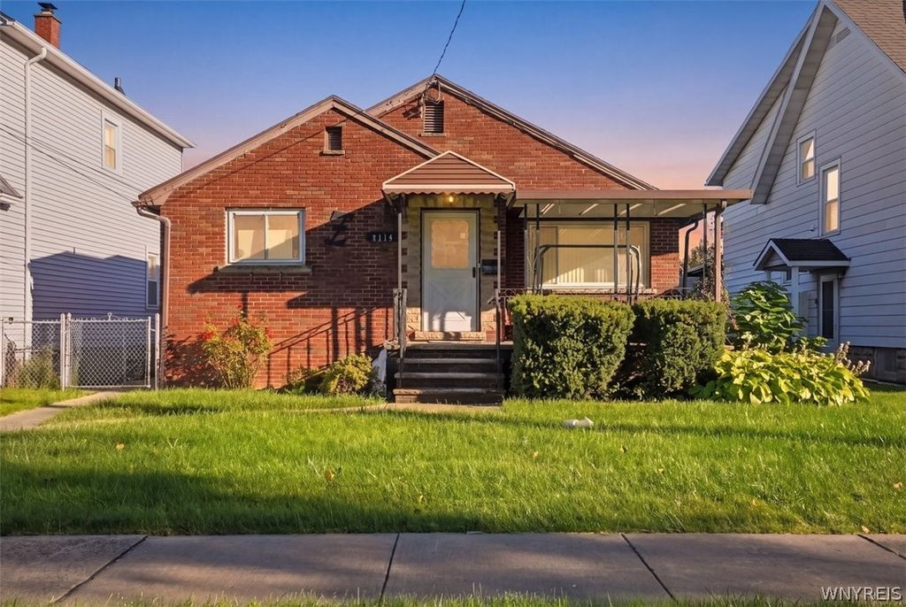 2714 Willow Avenue, Niagara Falls, NY 14305
