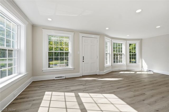 22955 Fairmount Boulevard, Shaker Heights, OH 44118
