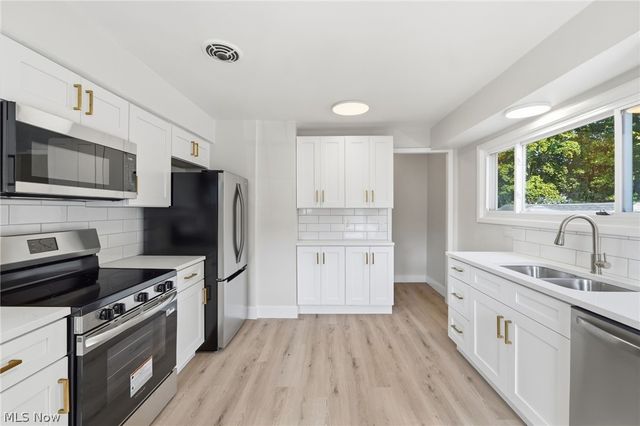 22955 Fairmount Boulevard, Shaker Heights, OH 44118