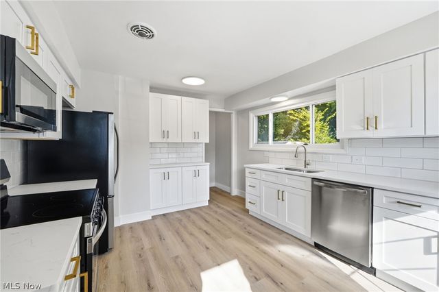 22955 Fairmount Boulevard, Shaker Heights, OH 44118