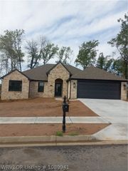 8300 McLaren Drive, Fort Smith, AR 72916