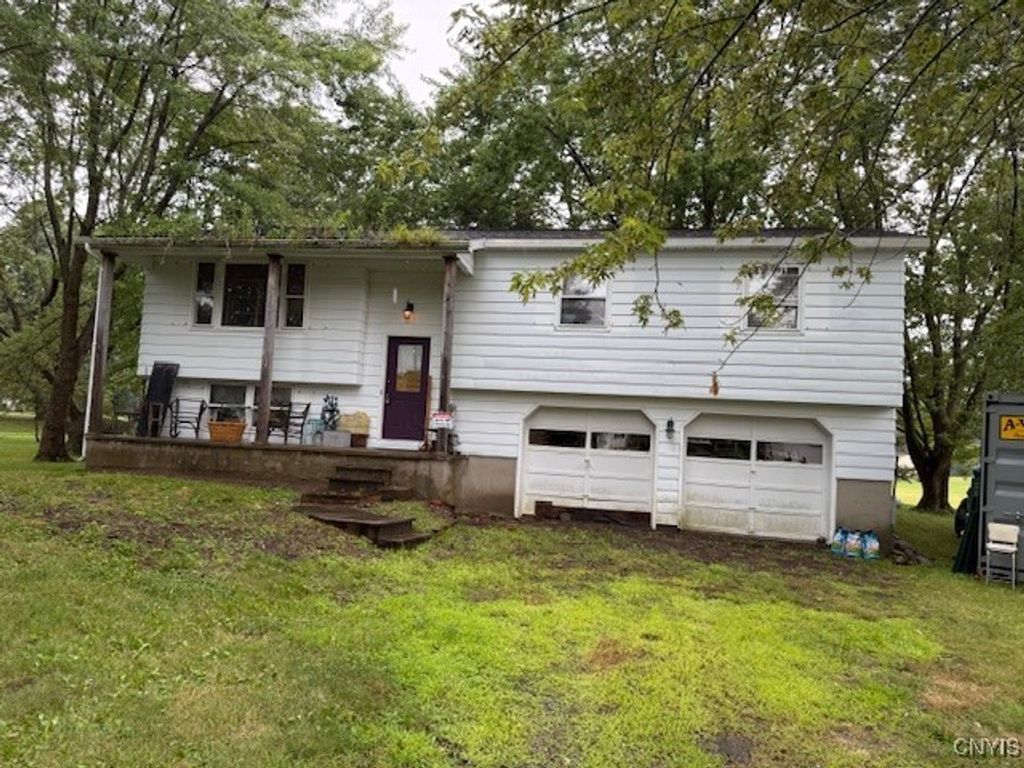 6 Meadowbrook Drive, New Hartford, NY 13413
