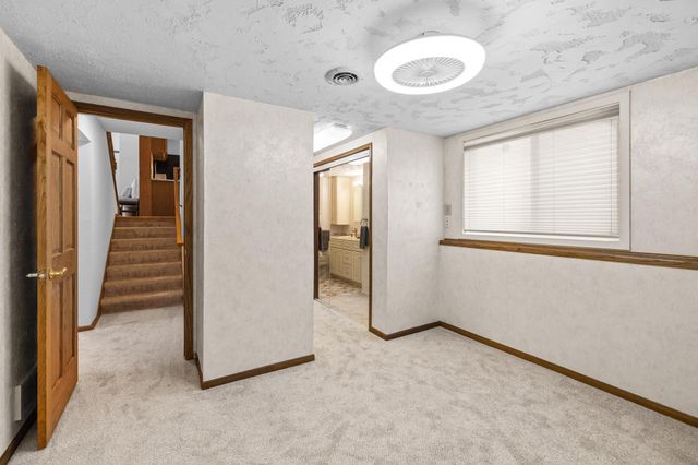 17333 Ipswich Way, Lakeville, MN 55044