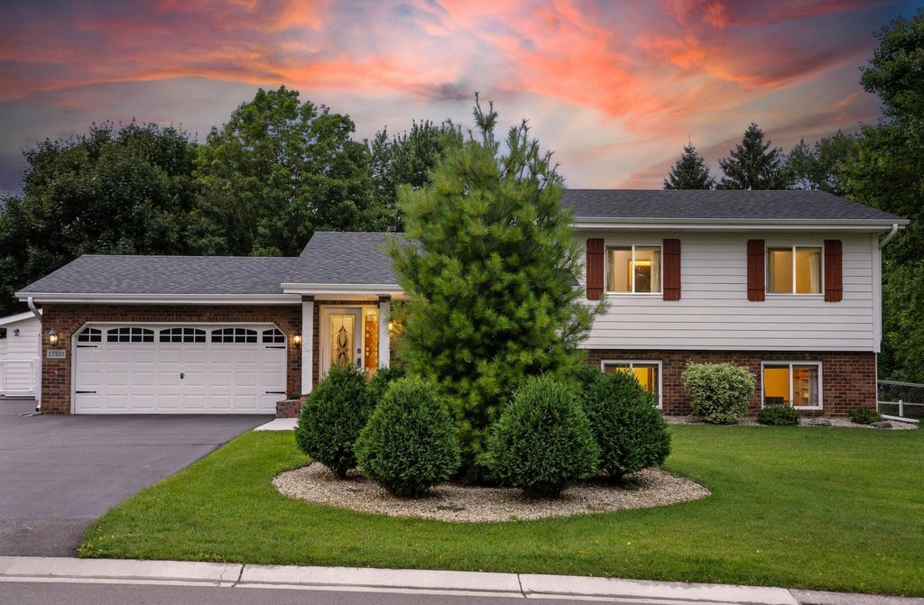 17333 Ipswich Way, Lakeville, MN 55044