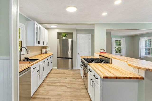 3272 Scarlett Lane, Kennesaw, GA 30144