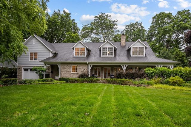 644 Beaver Road, Glenview, IL 60025