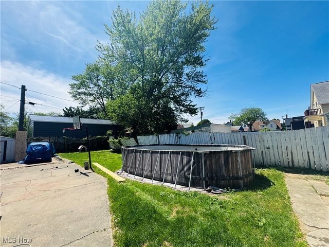 4301 Hodgson Avenue, Cleveland, OH 44109