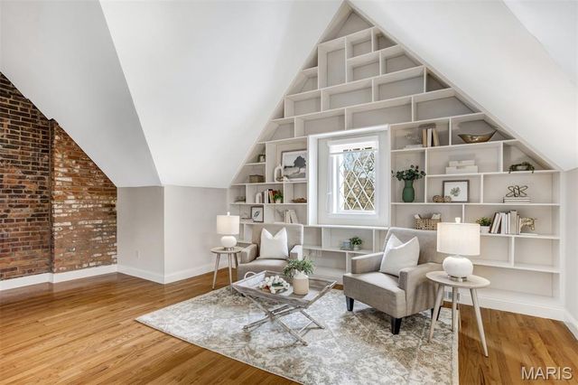 310 N Newstead Avenue, St Louis, MO 63108