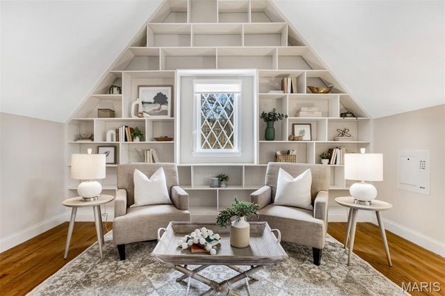 310 N Newstead Avenue, St Louis, MO 63108