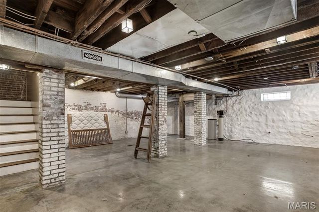 310 N Newstead Avenue, St Louis, MO 63108