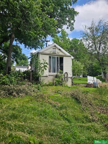 1704 S 18 Street, Omaha, NE 68108