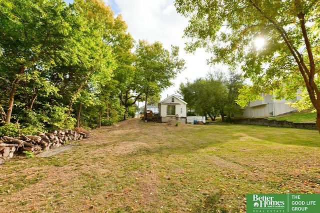 1704 S 18 Street, Omaha, NE 68108