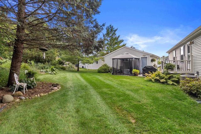 604 Mayflower Drive, Waterford, WI 53185