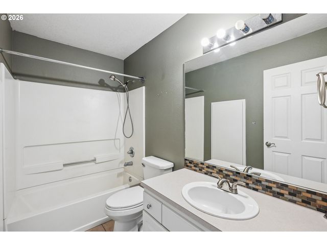 12045 Sw CHUKAR Ter, Beaverton, OR 97007