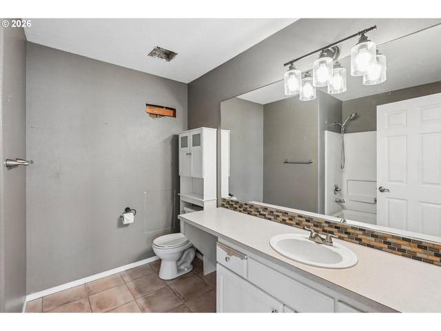 12045 Sw CHUKAR Ter, Beaverton, OR 97007